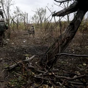 Soldati ucraineni pe frontul din Donețk FOTO EPA EFE jpg