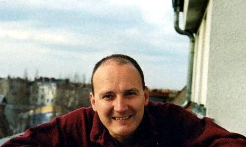 O iubesc așa cum îmi iubesc mașina jpeg