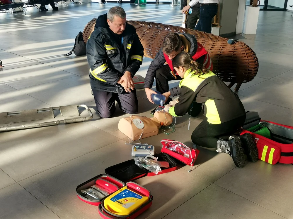 Defibrilator semiatomat pe Aeroportul Timișoara FOTO Ștefan Both