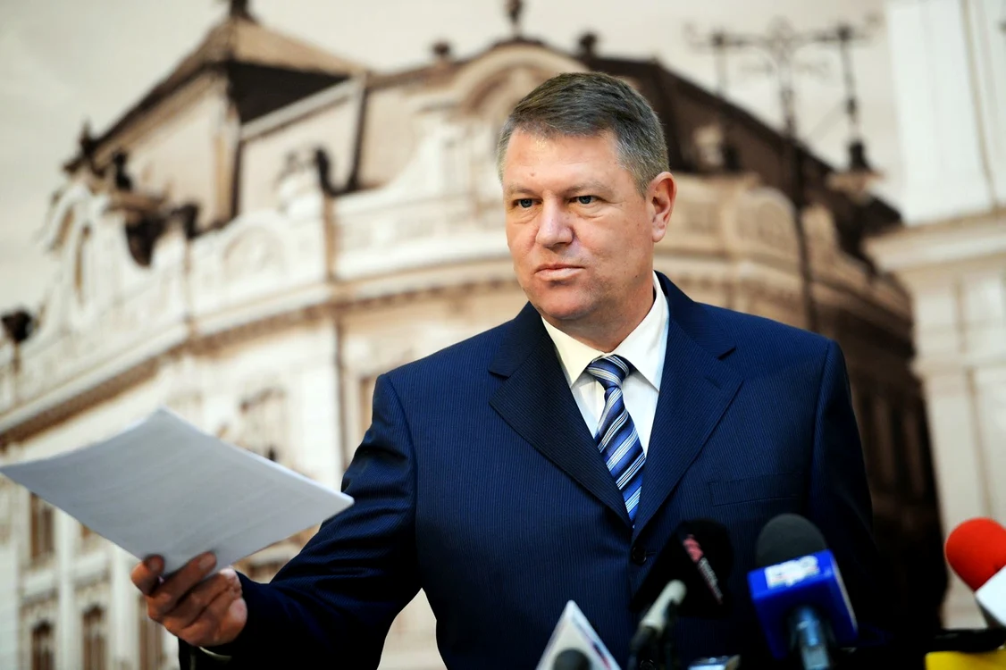
    Legea promulgată de Klaus Iohannis reglementează arestul la domiciliu în urma unei decizii a CCR  