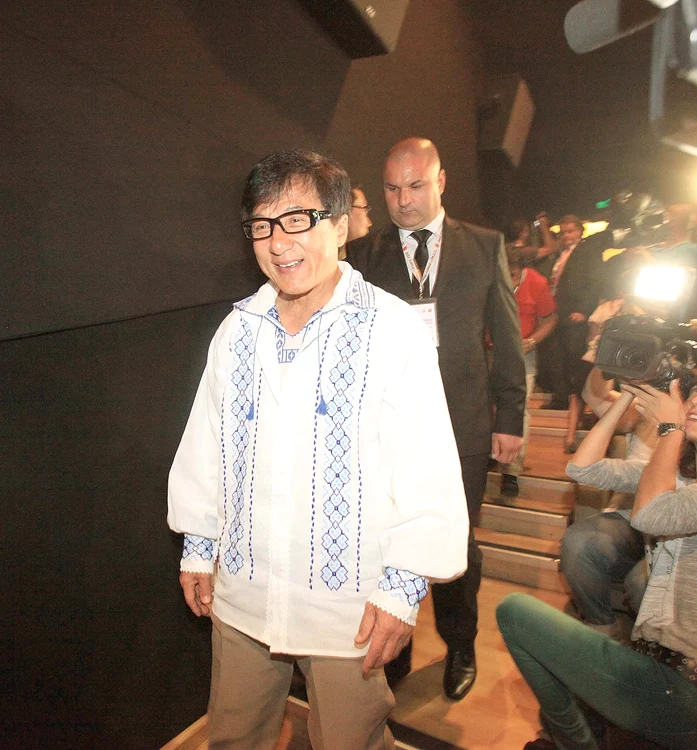 Jackie a părut entuziasmat de portul nostru tradiţionalFoto: Roberto Sălceanu