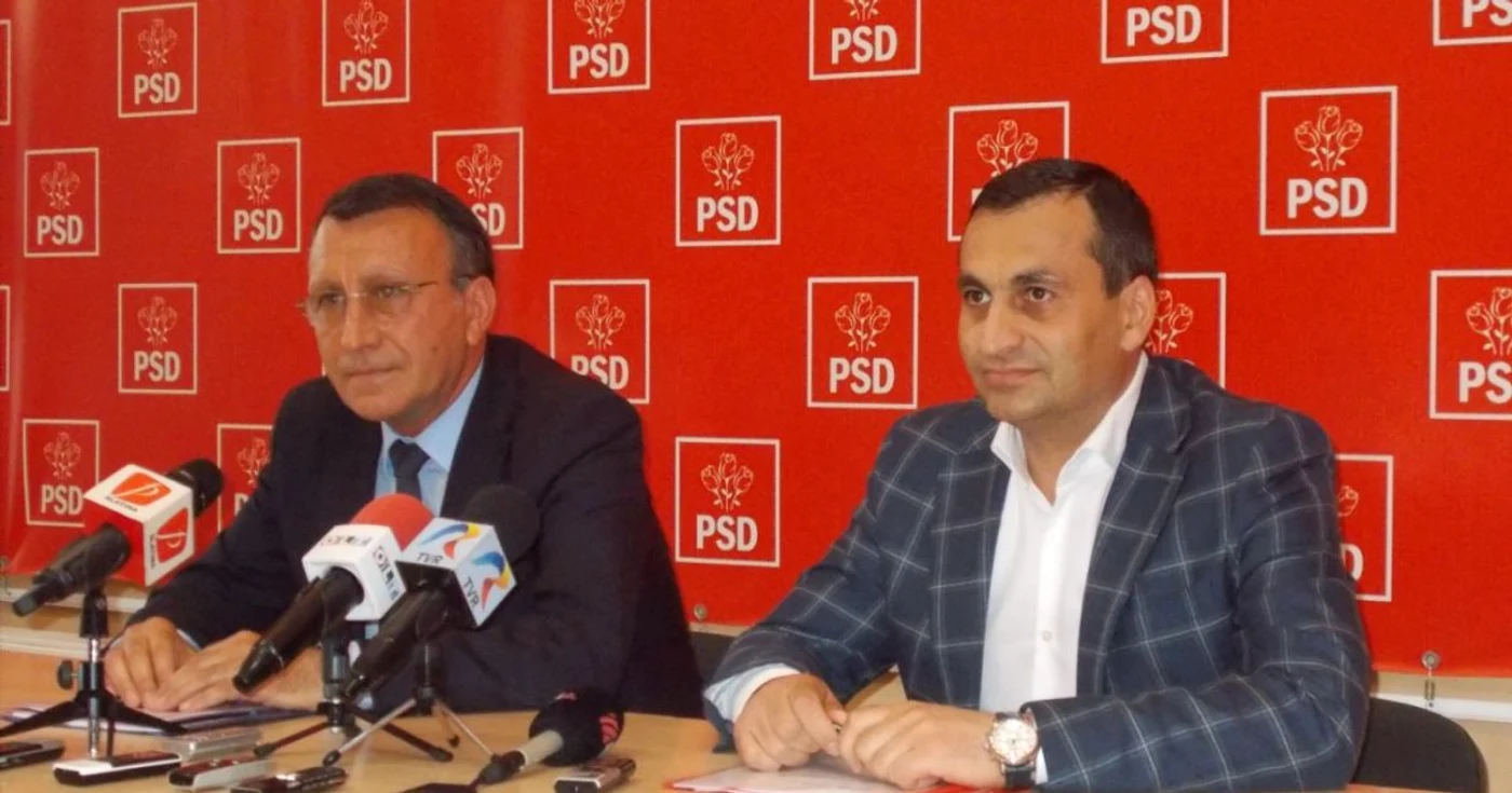Preşedintele PNL Olt, Paul Stănescu (stânga) a vorbit astăzi despre alianţele în judeţ FOTO: Alina Mitran