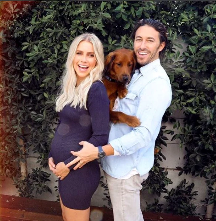 Claire Holt se pregătește să devină mămică pentru prima oară 