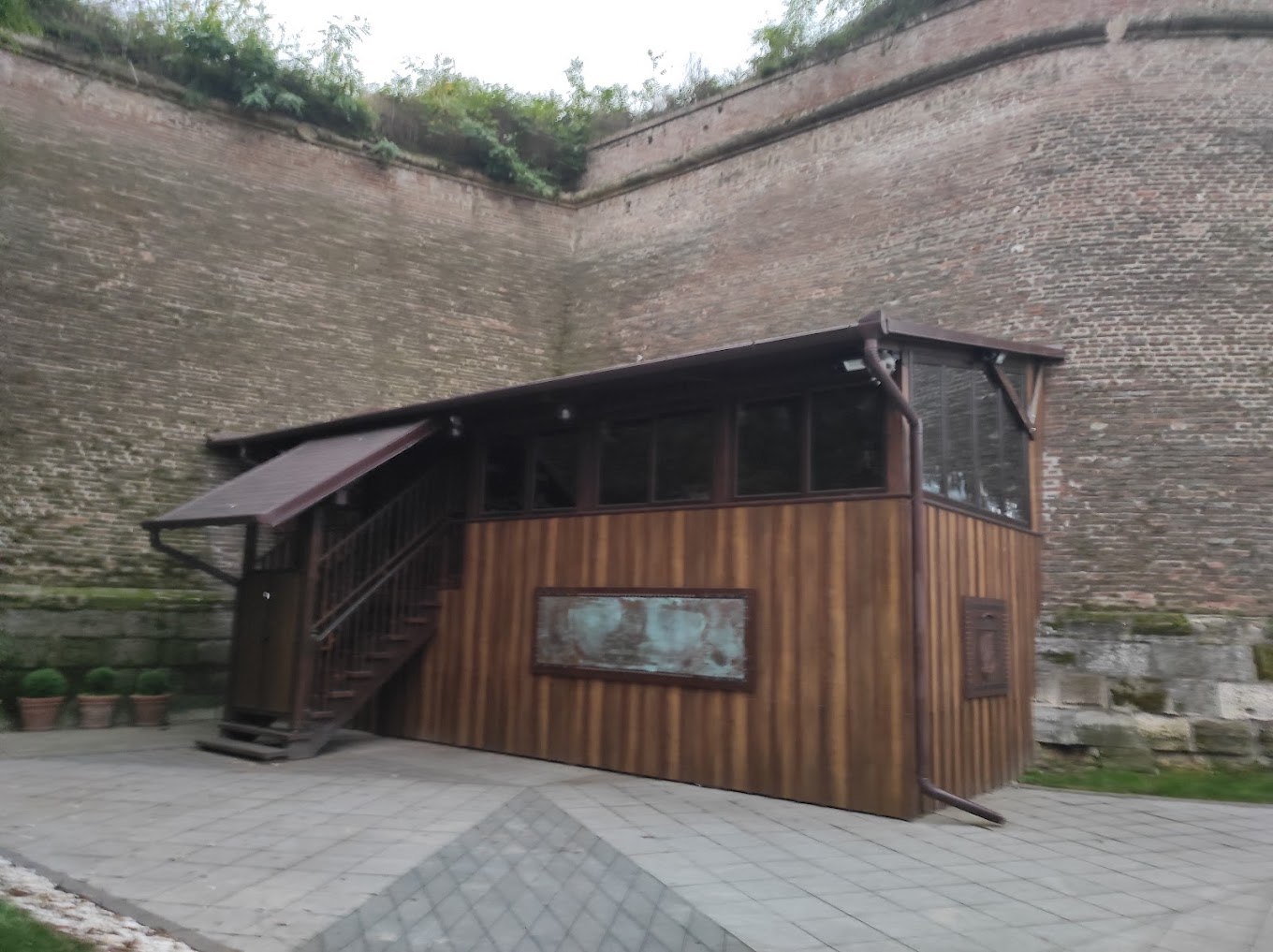 Clădire fără autorizație în Cetatea Alba Carolina, monumentul din Transilvania. Proces pentru demolare.