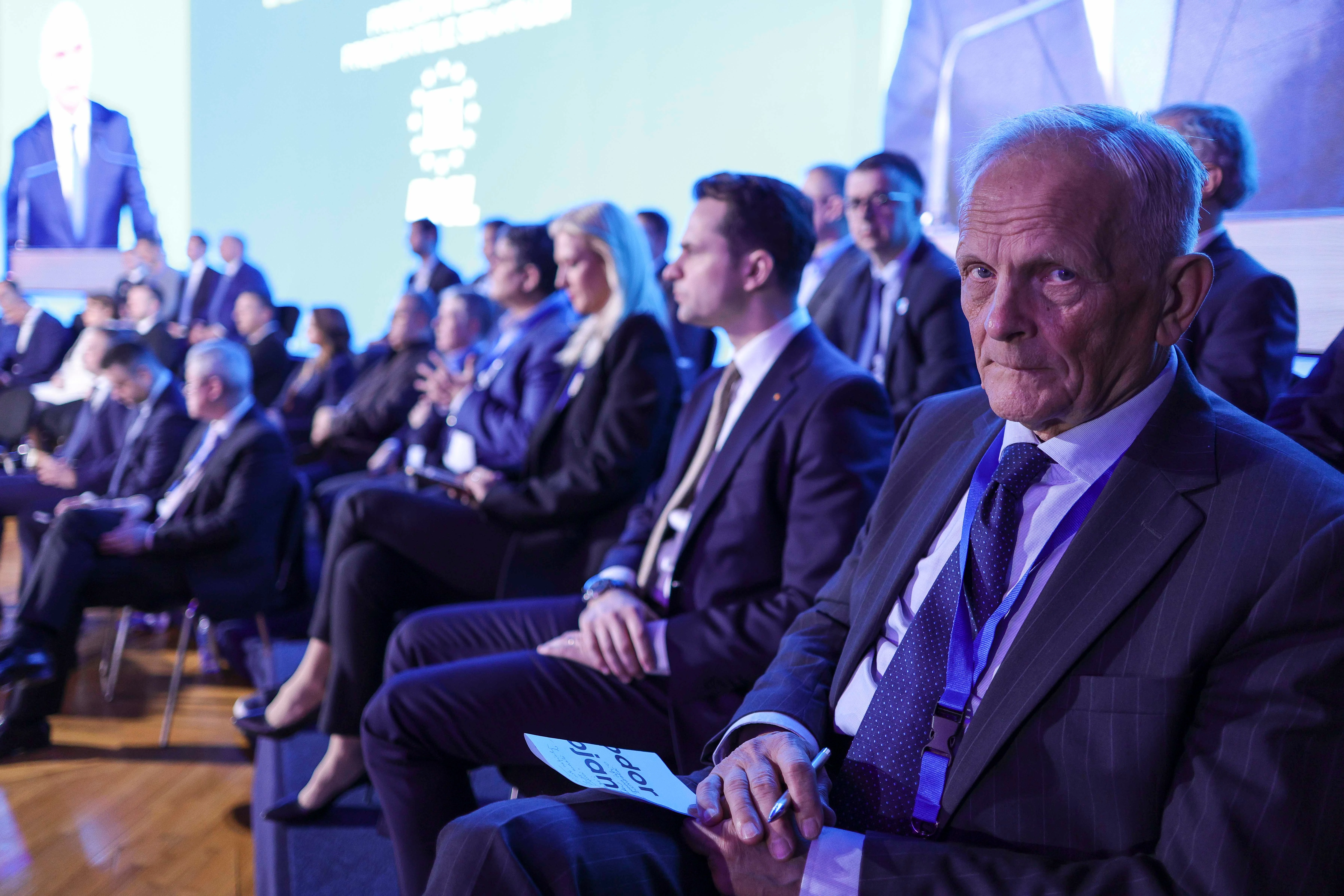 De ce nu va pleca PSD de la guvernare. Theodor Stolojan explică miza „reformelor până la capăt”