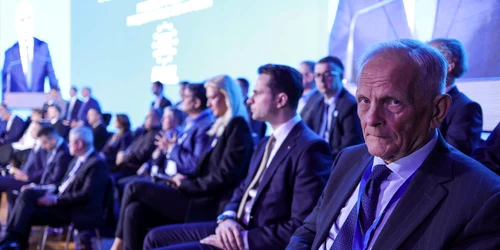 Consiliul Național al PNL pentru validarea lui Crin Antonescu în rolul de candidat al alianței PSD-PNL-UDMR-Minorități la alegerile prezidențiale din mai 2025, desfășurat la Palatul Parlamentului, în București. FOTO Inquam Photos / Octav Ganea