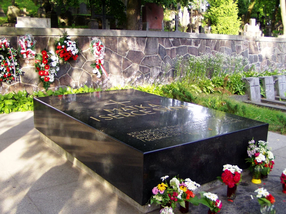 13 Mormântul mamei lui Józef Pilsudski din cimitirul Rossa din Vilnius jpg jpeg