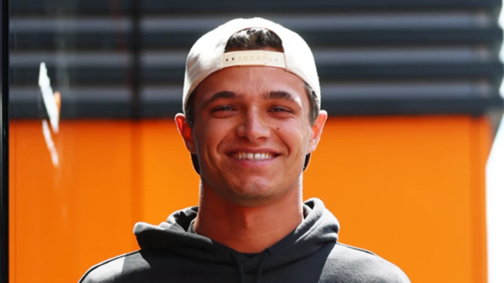 Norris câștigă Marele Premiu al Braziliei și se apropie de titlul mondial. Verstappen, revenire spectaculoasă