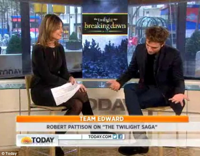 
    Reacţia neaşteptată a lui Robert Pattinson la o întrebare despre viaţa lui amoroasă  
