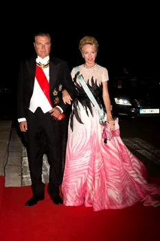 Arrivées des invités au dîner du mariage du prince Leka II d'Albanie et d'Elia Zaharia au palais royal à Tirana jpeg