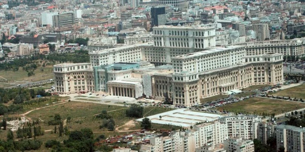 Casa Poporului foto bucuresti.tourneo.ro 