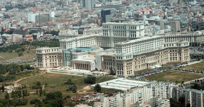 Palatul Parlamentului FOTO bucuresti.tourneo.ro