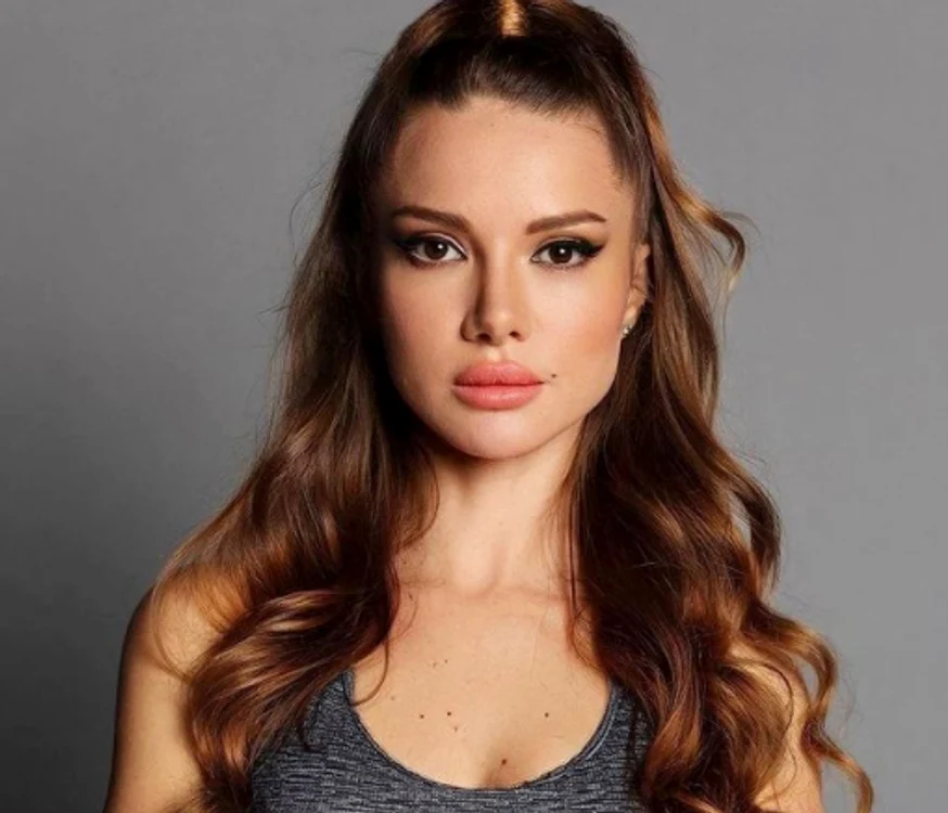 otilia 4 png