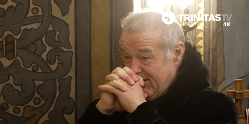 Gigi Becali a plâns în biserică. Captură Trinitas TV
