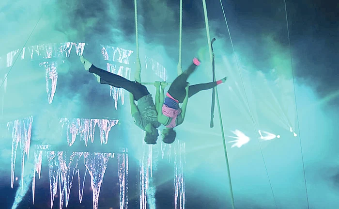 Acrobații vor ține spectatorii cu sufletul la gură