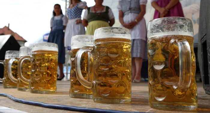 Ai bere cât pe săturate la festivalul de la mall