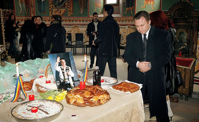 Dragoș oferă sărmanilor ulei, zahăr și făină