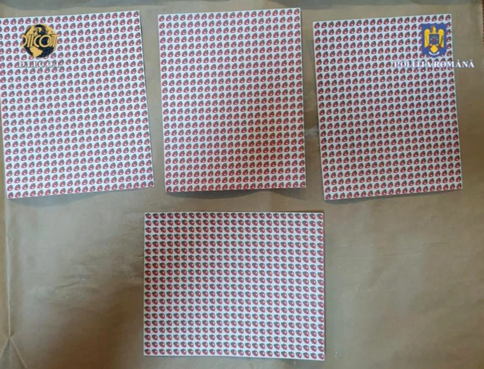 Timbre impregnate cu LSD FOTO DIICOT