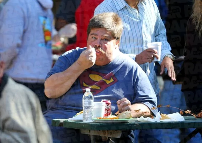 Jess Brolin traiește din mila altora