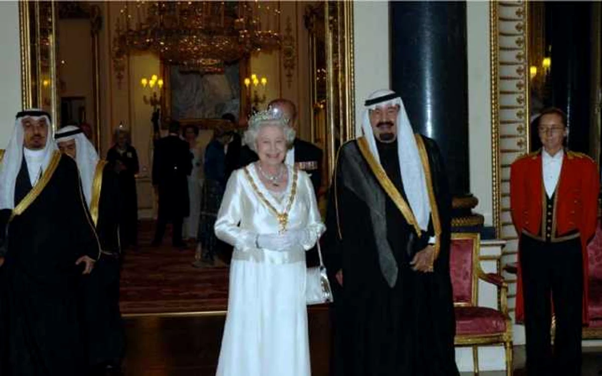 Regina Elisabeta a II-a, alături de fostul rege saudit Abdullah FOTO saudiembassy.net