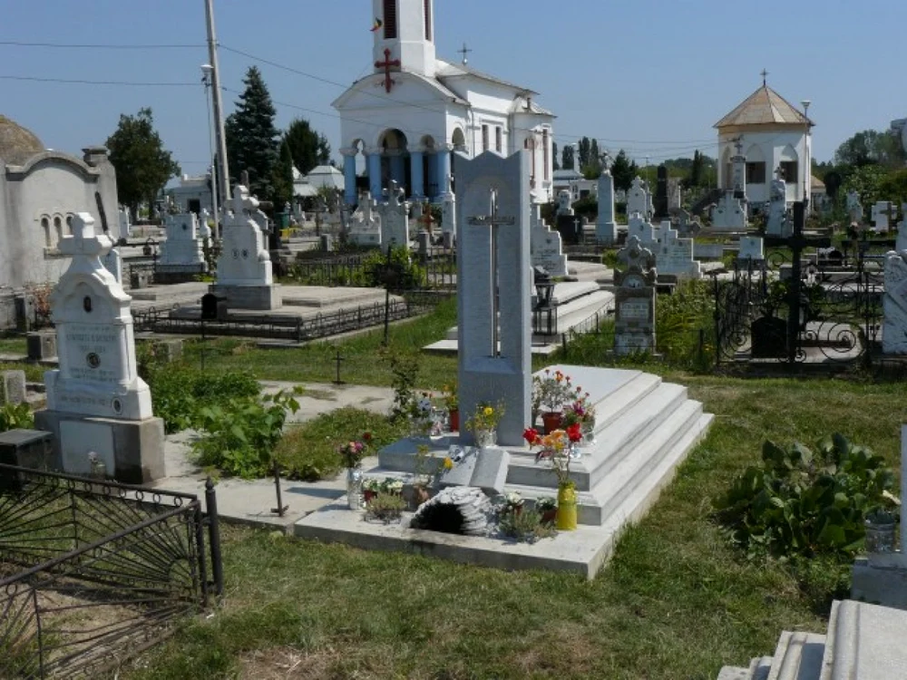 Târgujienii sunt aşteptaţi să semneze contractele de concesiune
