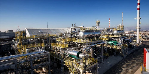 Rafinăria Lukoil Neftohim Burgas din Bulgaria jpg