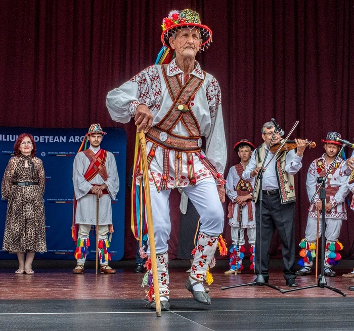 Petre Măsală a deschis un nou festival de căluș Foto: Consiliul Județean Argeș