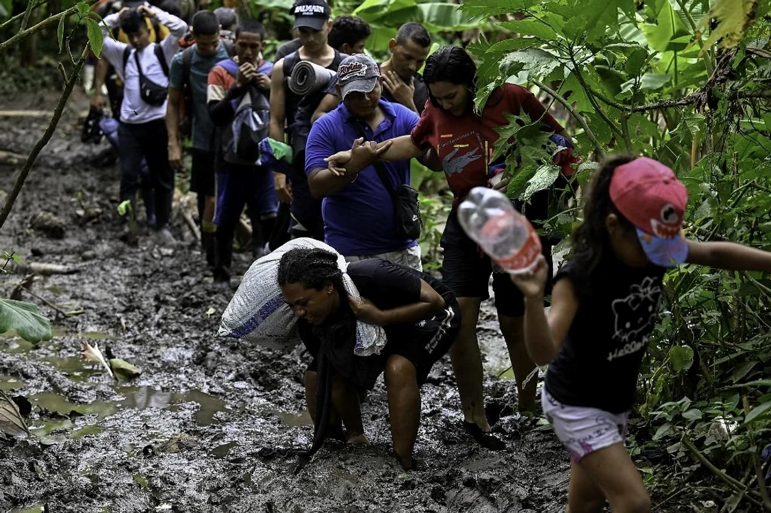 Migranții își riscă viața pentru a traversa coridorul Darien/FOTO:X