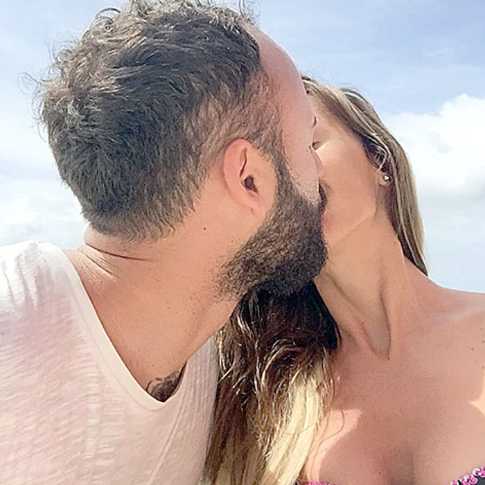 Matteo și-a afișat noile tatuaje în vacanța cu Elena