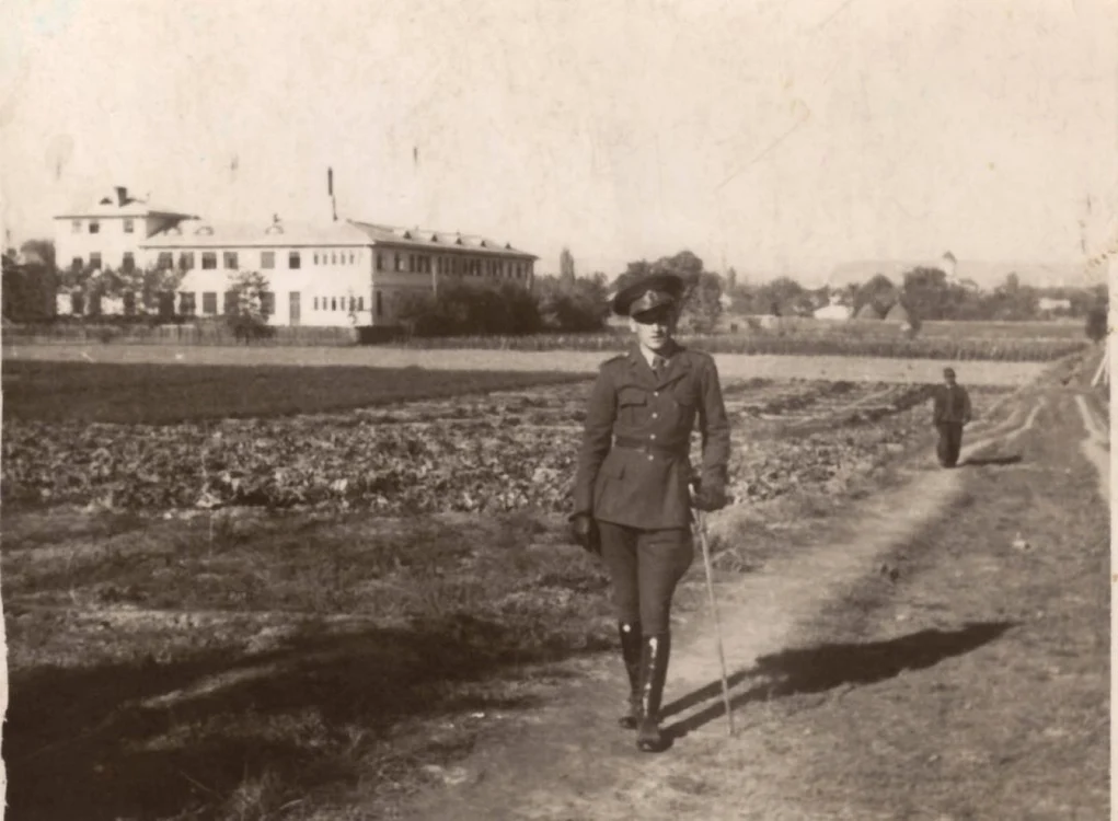 Toma Arnăuţoiu în 1942 FOTO: arhiva personală Ioana Raluca Voicu-Arnăuţoiu