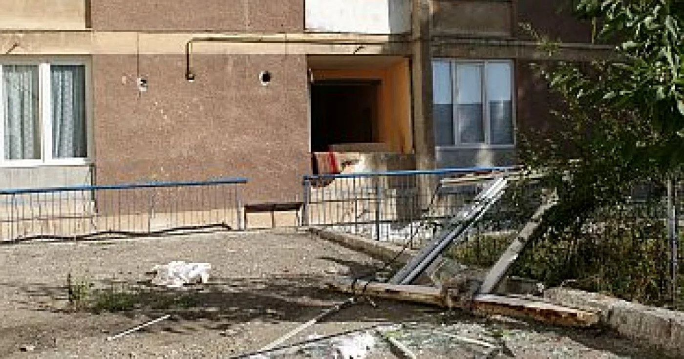 Braşov: O explozie a zguduit un bloc de garsoniere