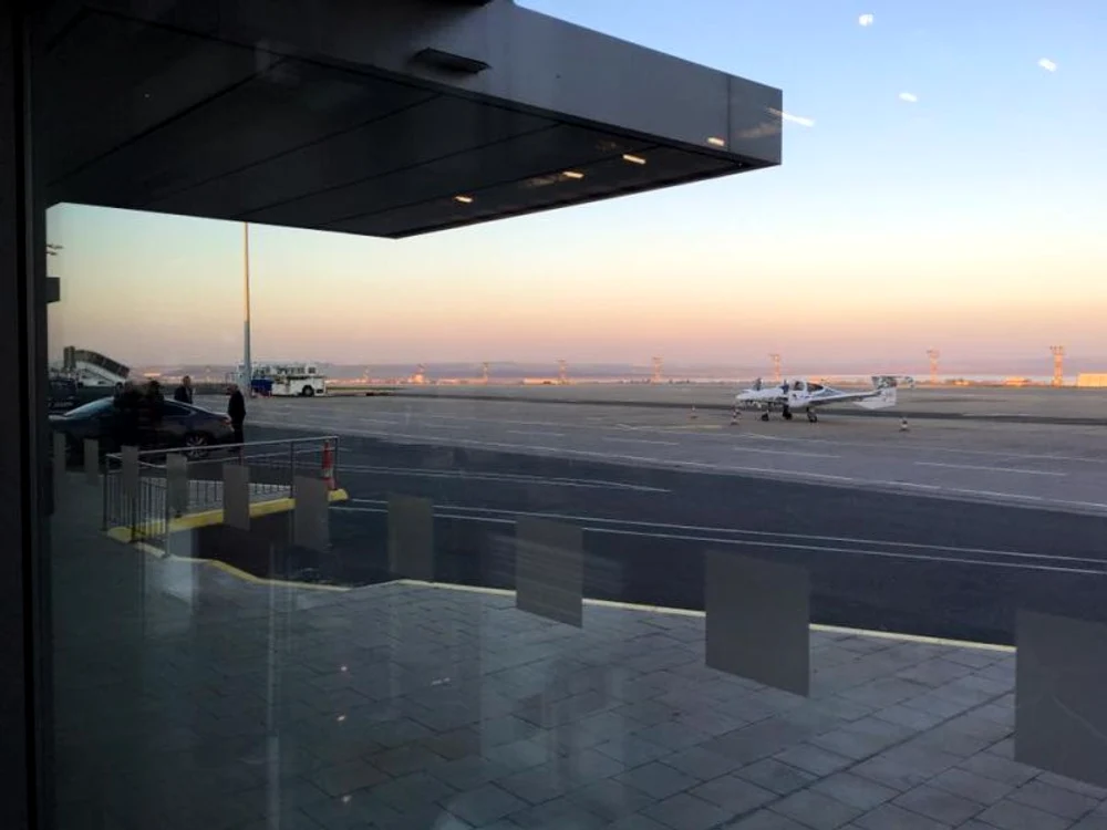 
    Cei 161 de pasageri aşteaptă în aeroportul Burgas să ajungă la destinaţiefoto: facebook  
