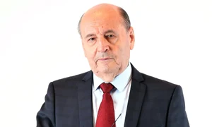 Profesorul Dumitru Constantin Dulcan, foto Facebook jpg