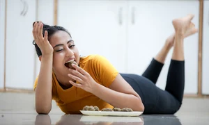 eating 6960077 1280 jpg