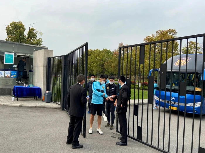 Jucătorii lui Olăroiu, înapoi la antrenamente