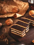 Prajitura cu nuci si ciocolata  Sursa foto shutterstock 1867028500 jpg