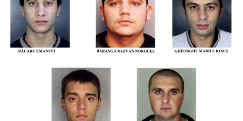 Răcaru împreună cu ceilalţi tineri acuzaţi de trafic de droguri