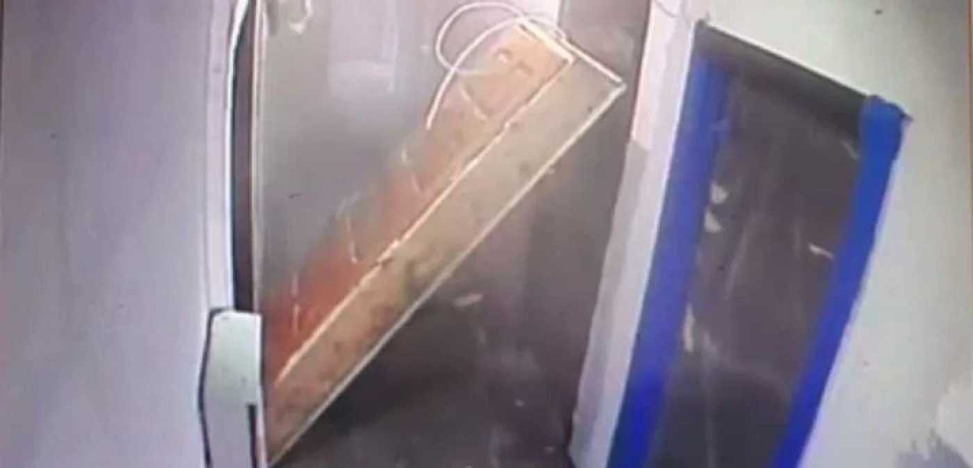 Explozie produsă într-un bloc din Suceava. FOTO Captură video