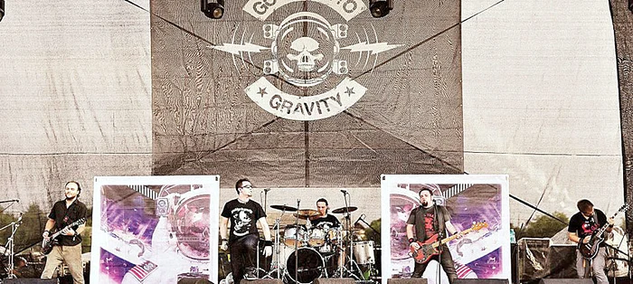 Fotografia cu prietenii și colegii de trupă