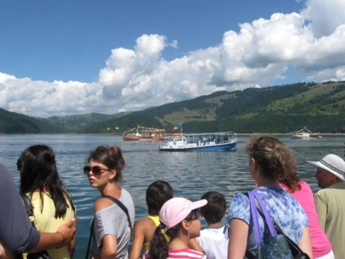 Ziua Marinei se serbează pe 15 august şi în portul Bicaz FOTO Florin Jbanca