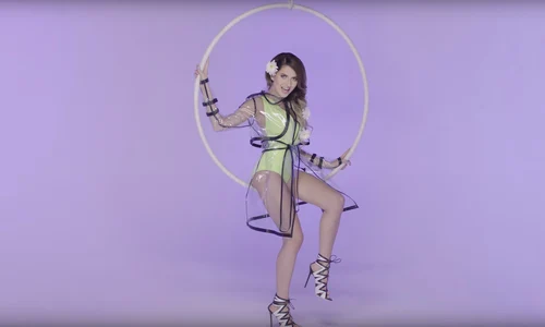 Lidia a fost sexy și jucăușă la filmările noului clip jpeg