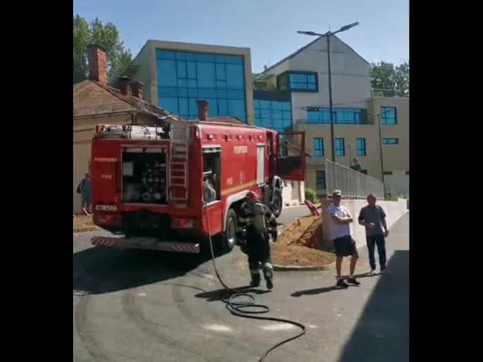 VIDEO Incendiu la Secția de Psihiatrie din Cluj-Napoca. Aproximativ 20 de persoane, evacuate