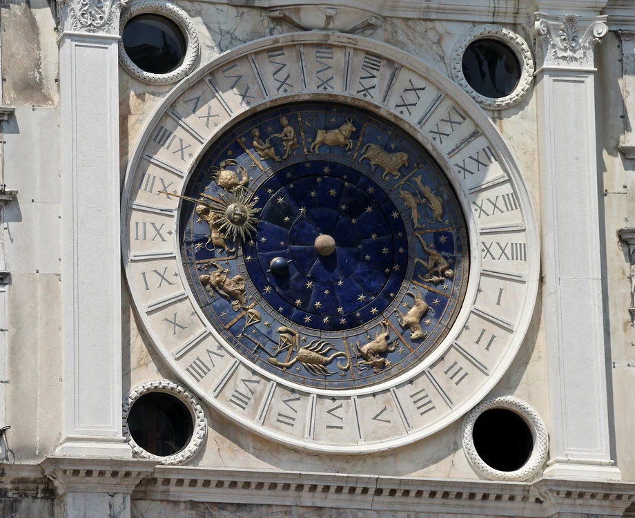 
    Roxana Luşneac, astrologfoto: arhiva personală  