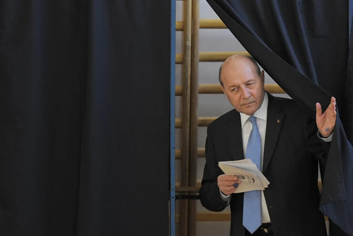 Traian Băsescu a votat la Liceul Jean Monnet din Capitală
