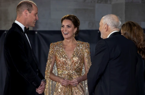 În 1985, la premiera filmului ”A View to a Kill”, prințesa Diana a purtat o rochie argintiefoto: Profimedia