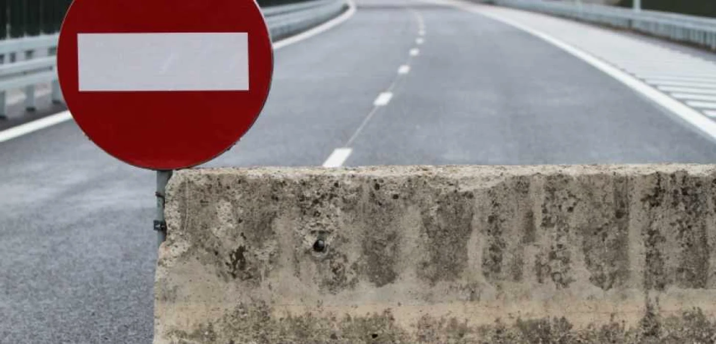 Dacă nu se vor finaliza lucrările sâmbătă, drumul va fi închis şi duminică