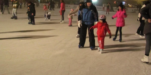Patinoarul Ice Dream din Timişoara Foto