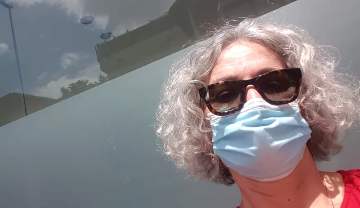 Maia Morgestern, cu mască