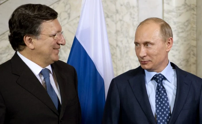 Preşedintele Comisiei Europene, Jose Manuel Barroso, şi Vladimir Putin, liderul Federaţiei Ruse FOTO reuters.com