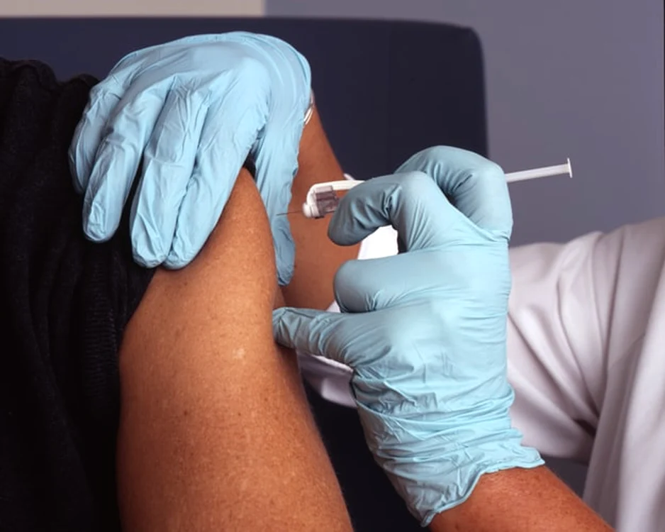 
    Potrivit unor epidemiologi, de-acum pare iluzoriu faptul că se poate atinge imunitatea colectivă numai cu ajutorul vaccinurilorFOTO: Unsplash.com  